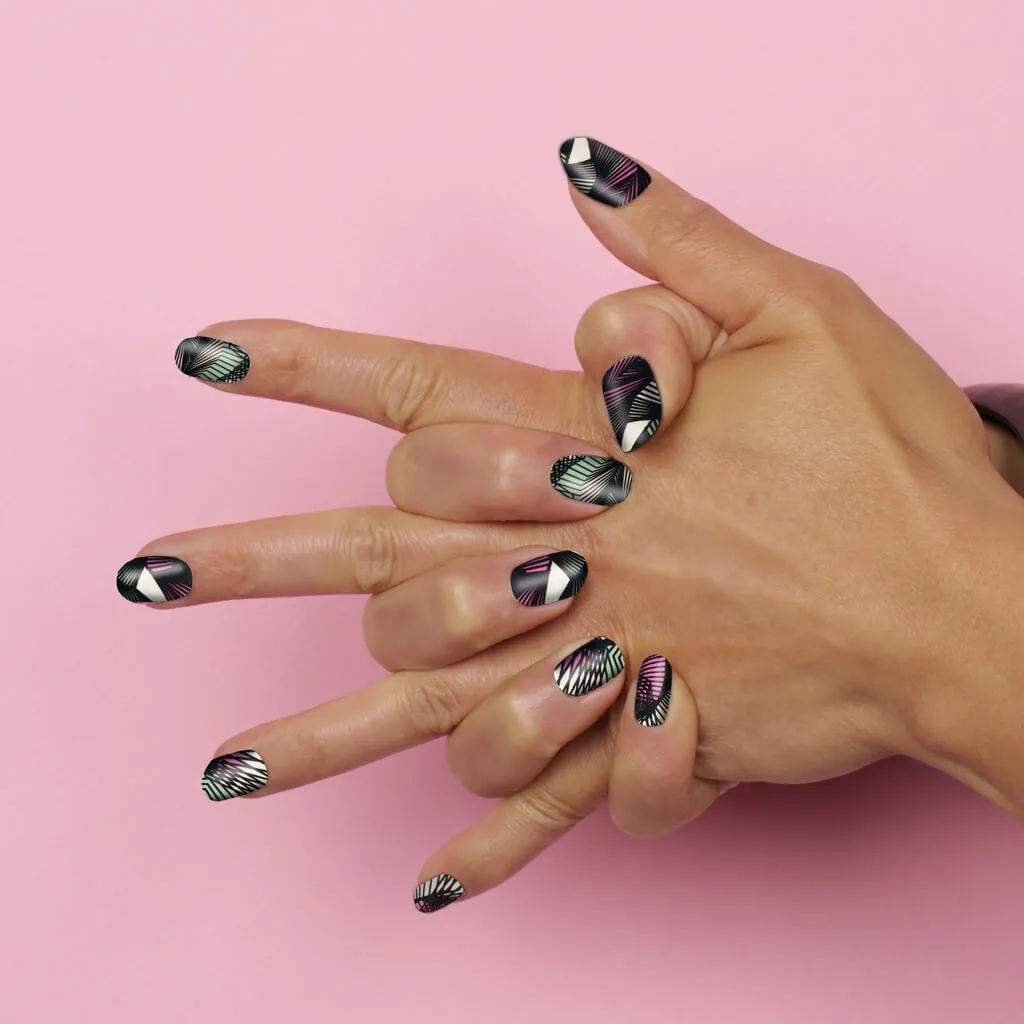 ALL MESHED UP Nail wraps